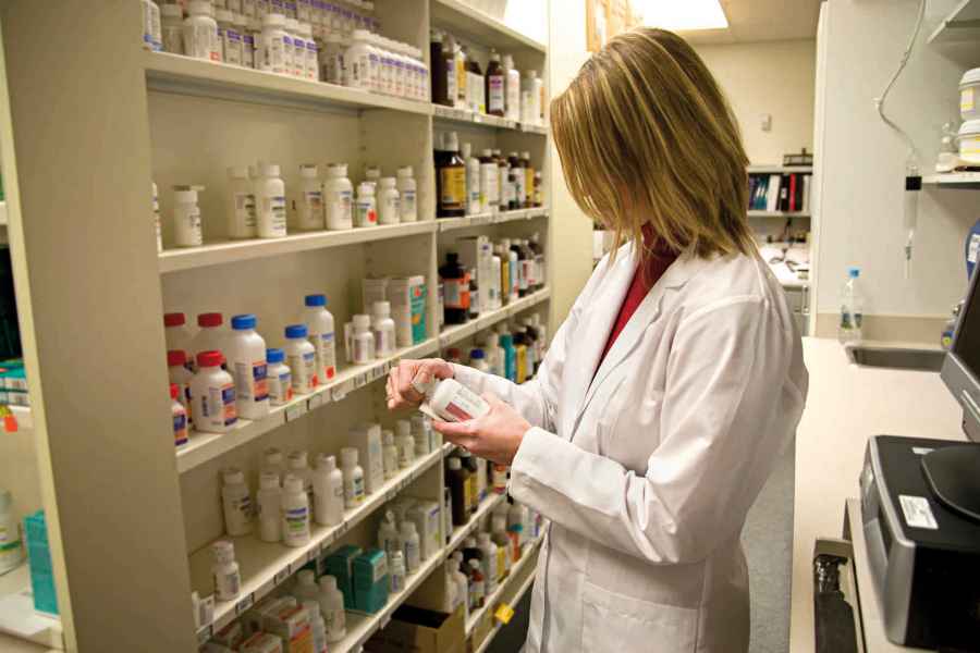 FIP: Informe destaca a los farmacéuticos en la cadena de suministro para mejorar el acceso a los medicamentos