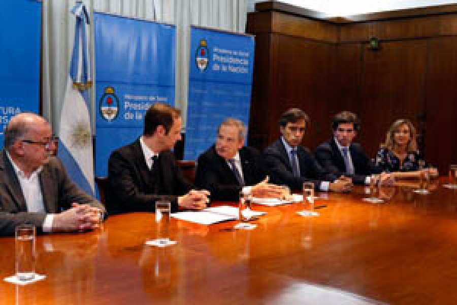 Durante el acto, la empresa anunci&oacute; que invertir&aacute; 78 millones de d&oacute;lares en el pa&iacute;s a partir de los nuevos mecanismos que impuls&oacute; ANMAT para perfeccionar el desarrollo de las investigaciones cl&iacute;nicas en Argentina.