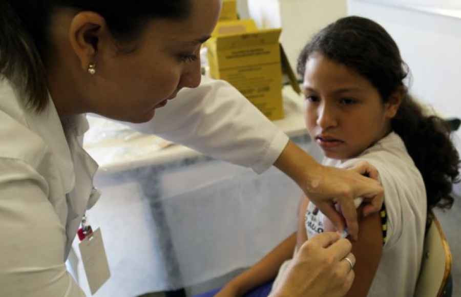 La OPS apoya la nueva estrategia mundial de la OMS y trabajará con los países y asociados de las Américas para eliminar este cáncer que mata a 34.000 mujeres de la región cada año.